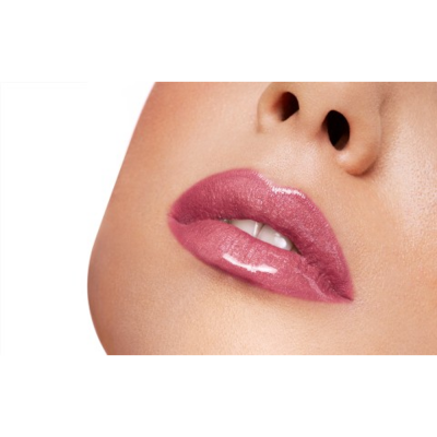 Gloss ultra brillante, effetto volume immediato. N. 305 - Essential Red. 5 ml.